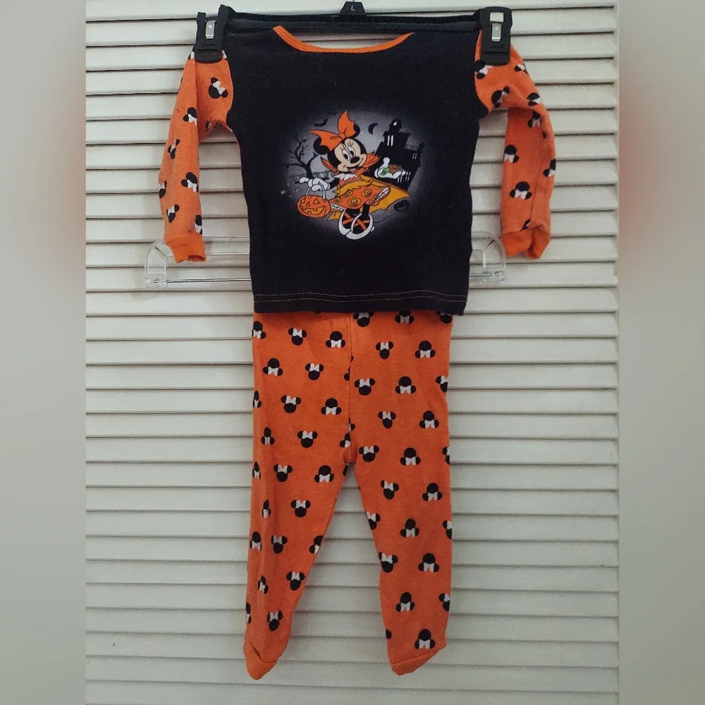 ⭐️ 5/$30 Minnie Mouse Halloween pajamas, 18 months